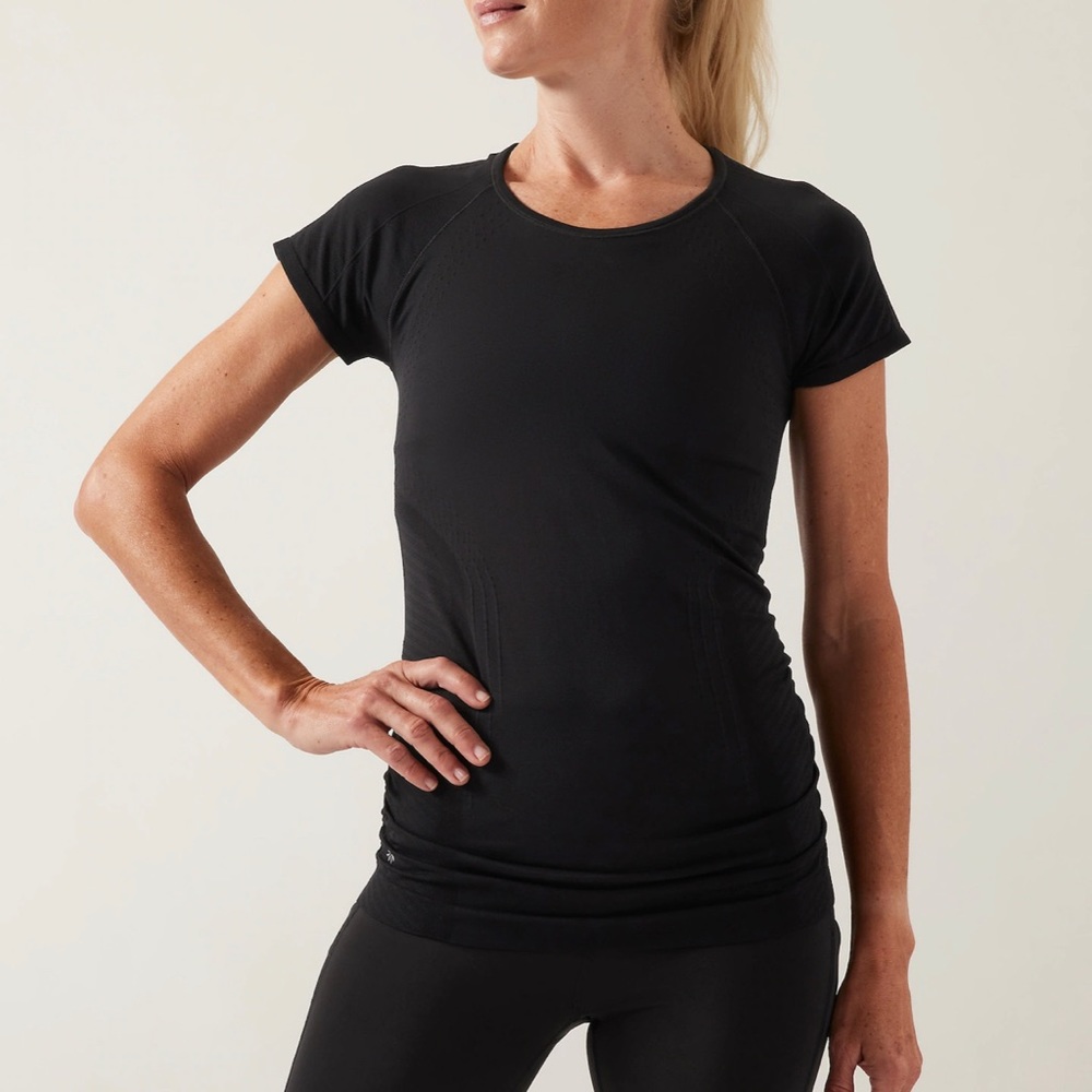 Athleta medium speedlight tee NWT